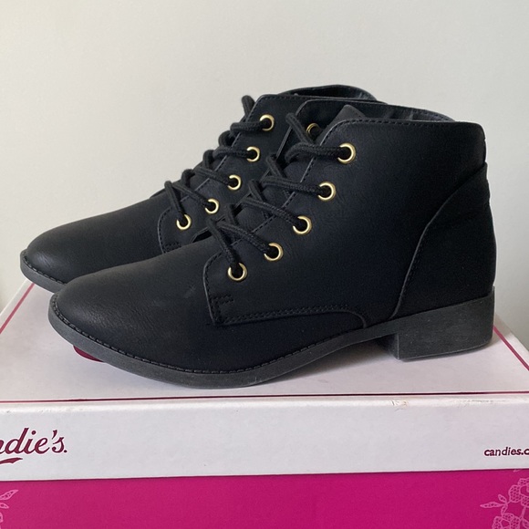 Candie’s Lace-Up Ankle Boots - Picture 2 of 4